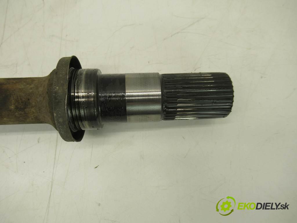 Mazda 6  2004 100 kw KOMBI 5D 2.0D 136KM 02-07 2000 Poloos pravá  (Poloosy)