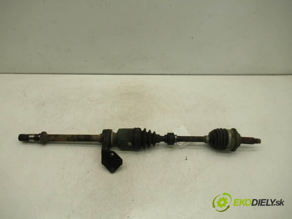 Mazda 6  2004 100 kw KOMBI 5D 2.0D 136KM 02-07 2000 Poloos pravá  (Poloosy)