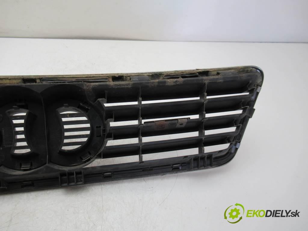 Audi A6 C5  2000  QUATTRO KOMBI 5D 2.5TDI 180KM 97-04 2500 mřížka maska 4B0853651A (Mřížky (masky) chladičů)