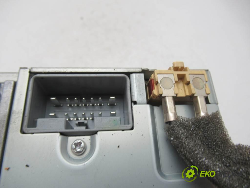 Volvo V50    KOMBI 5D 2.0D 136KM 04-12  RADIO CZYTNIK CD 30752371-1