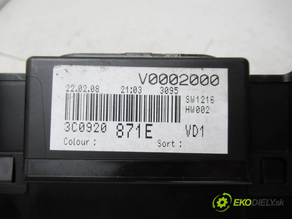Volkswagen Passat B6  2008 125kw SEDAN 4D 2.0TDI 170KM 05-10 1968 Prístrojovka 3C0920871E (Prístrojové dosky, displeje)