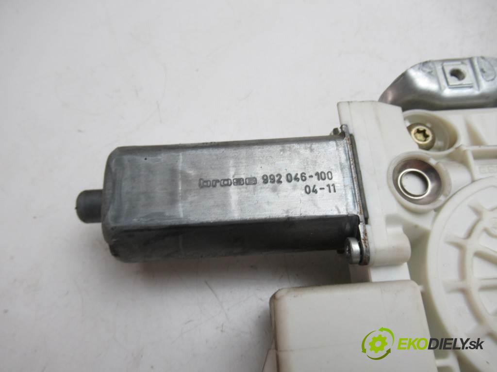 Toyota Corolla E12  2005 97km KOMBI 5D 1.4VVTI 97KM 02-07 1400 Mechanizmus okna predný pravy 69810-02150 (Ostatné)