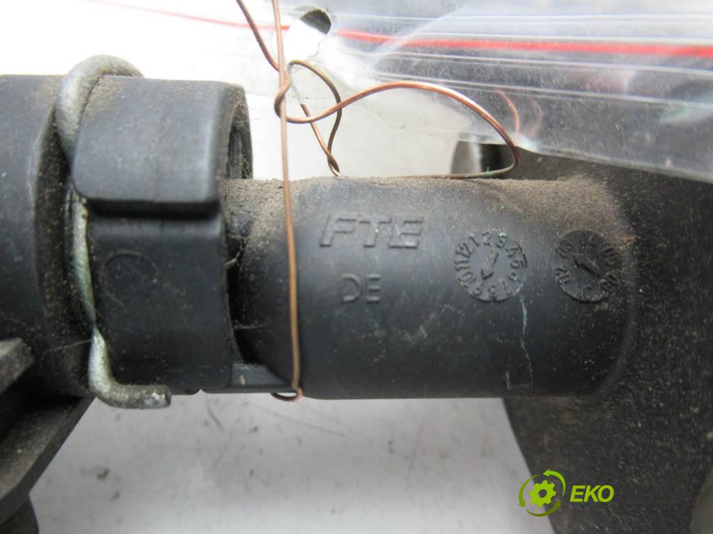 Opel Vectra C  2004 110 kw KOMBI 5D 1.9CDTI 150KM 02-08 1900 Spojkový valec pumpa spojky 24412670 (Valce a ložiská)