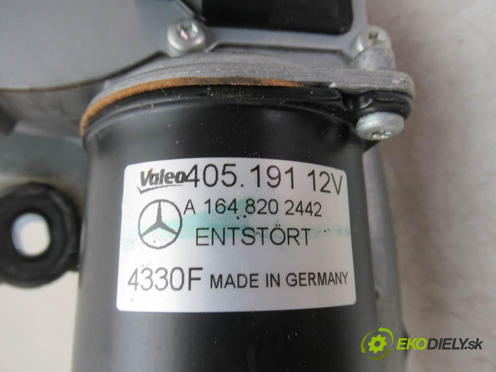 Mercedes-Benz ML II W164 LIFT  2011 201kW 3.5B 272KM 08-11 3498 Mechanizmus stieračov predný A1648200240 A1648202442 (Motorčeky stieračov predné)