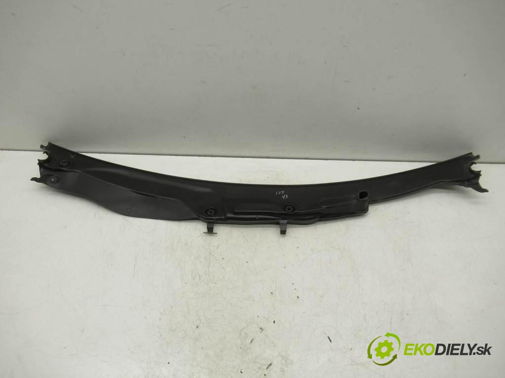 Mercedes-Benz ML II W164 LIFT  2011 201kW 3.5B 272KM 08-11 3498 Torpédo, plast pod čelné okno A1648300228 (Torpéda)