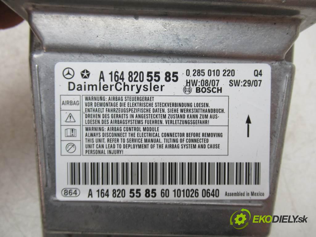 Mercedes-Benz ML II W164 LIFT  2011 201kW 3.5B 272KM 08-11 3498 senzor airbag A1648205585 (Snímače)