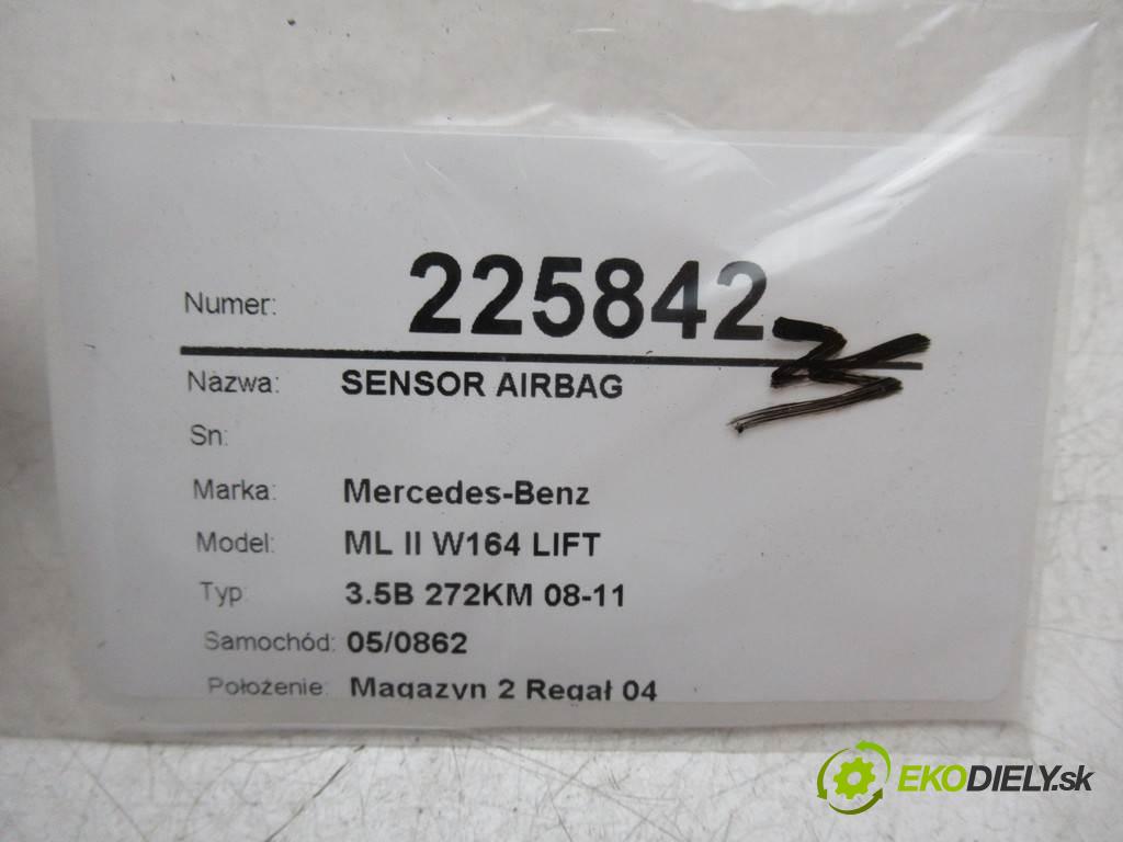Mercedes-Benz ML II W164 LIFT  2011 201kW 3.5B 272KM 08-11 3498 senzor airbag A1648205585 (Snímače)