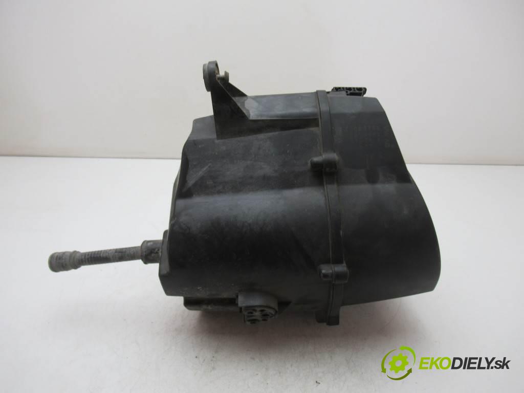 Skoda Fabia II  2011 55 kw KOMBI 5D 1.6TDI 75KM 06-14 1600 obal filtra vzduchu 6R0129601C (Kryty filtrů)