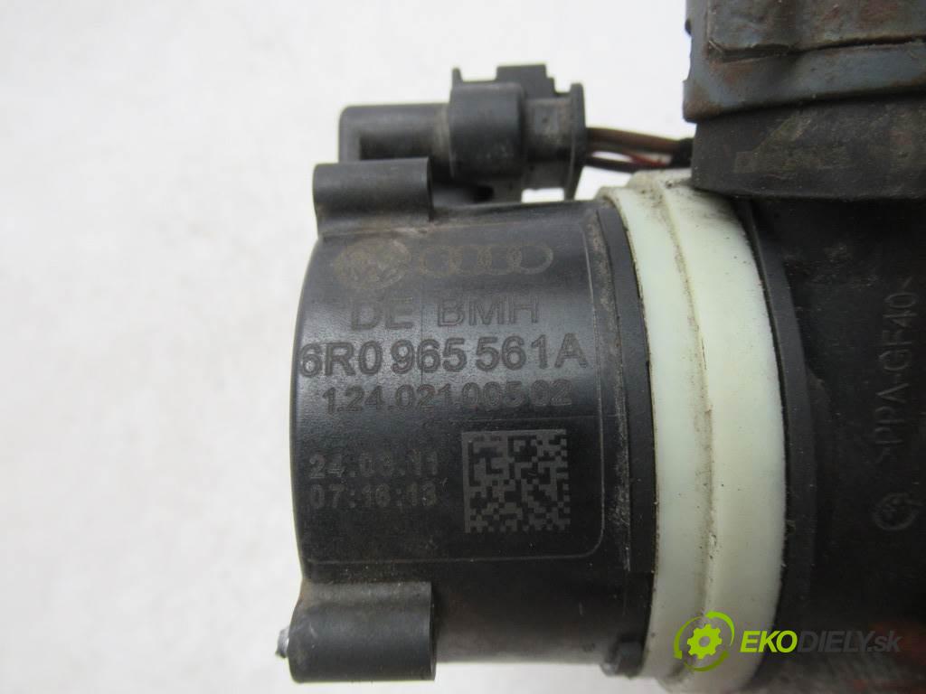 Skoda Fabia II    KOMBI 5D 1.6TDI 75KM 06-14  Pumpa vody 6R0965561A (Vodné pumpy)