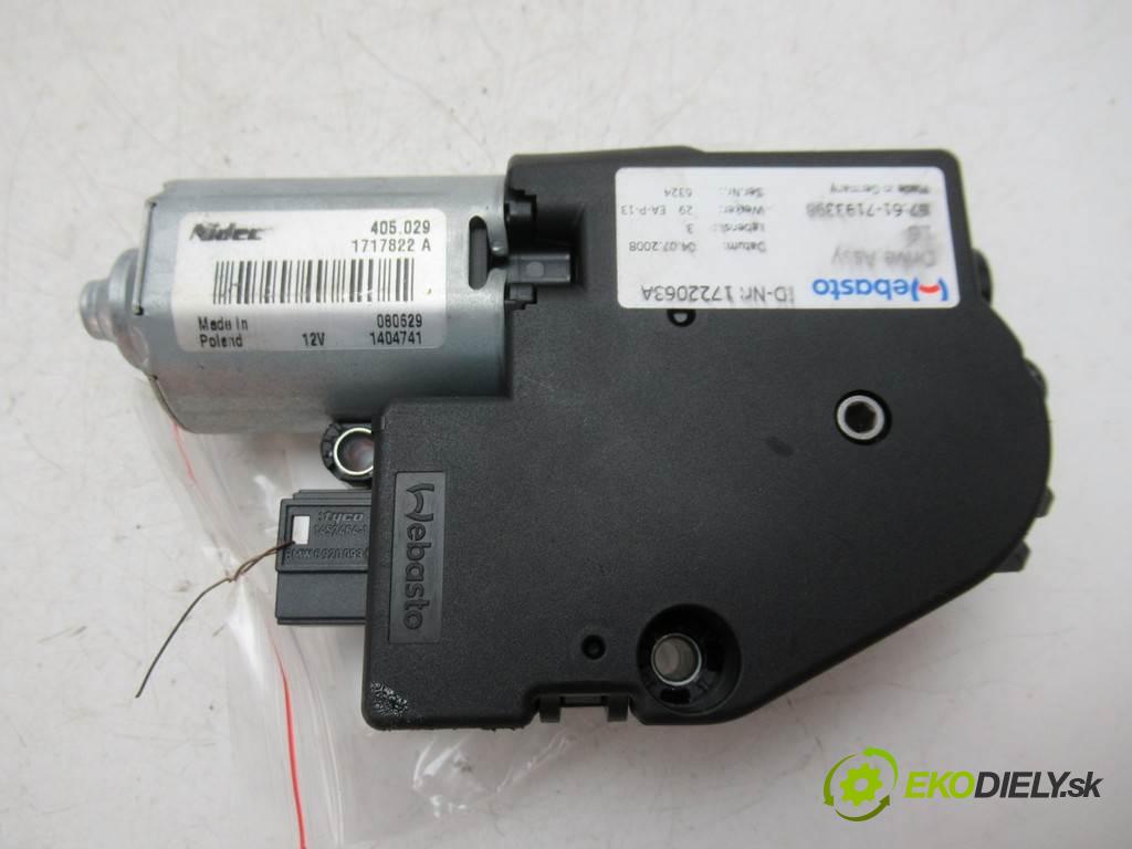 BMW F01 750i    SEDAN 4D 4.4B 408KM 08-15  Motorček strešného okna 1717822 (Motorčeky ovládania strešného okna)