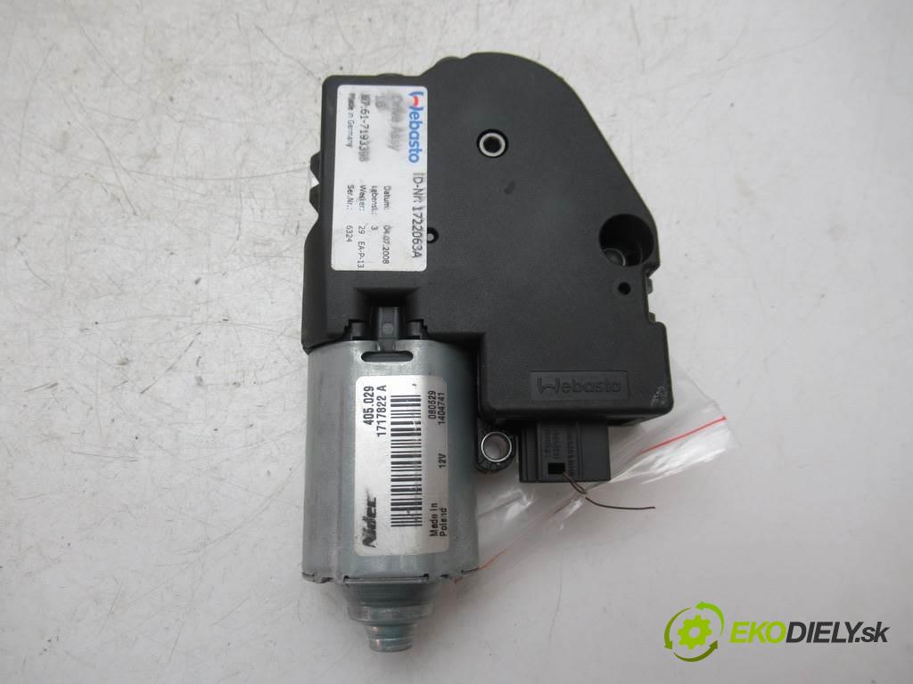 BMW F01 750i    SEDAN 4D 4.4B 408KM 08-15  Motorček strešného okna 1717822 (Motorčeky ovládania strešného okna)