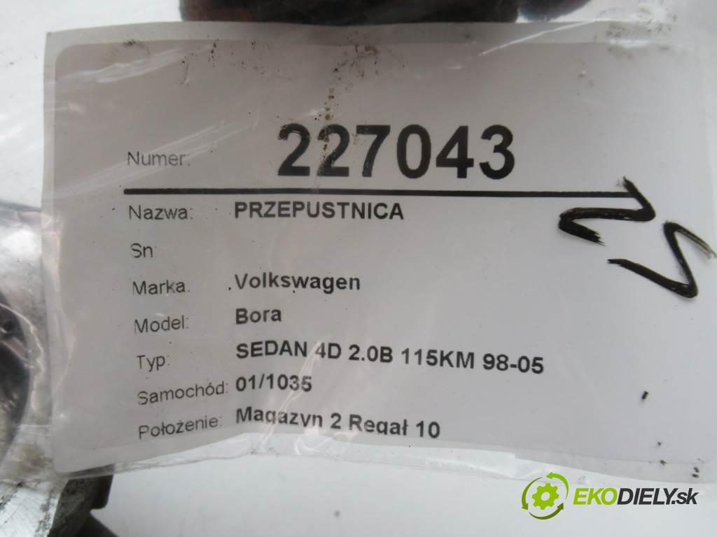 Volkswagen Bora  2002 85 kw SEDAN 4D 2.0B 115KM 98-05 2000 škrtíci klapka 06A133062D (Škrticí klapky)