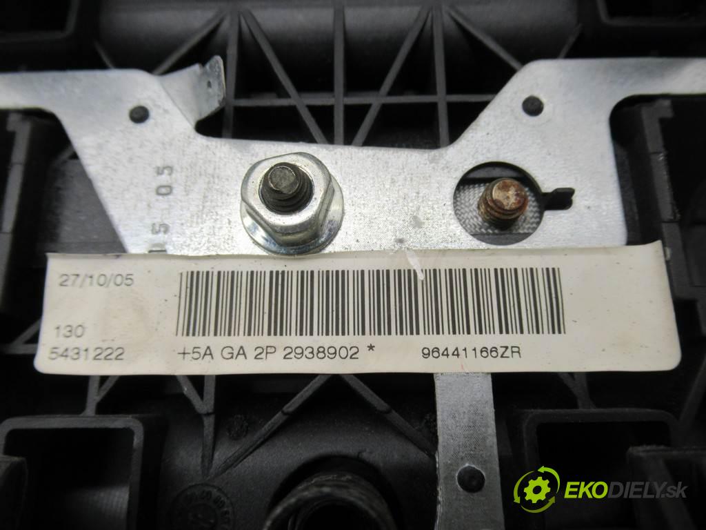 Peugeot 206  2002 51 kw HATCHBACK 3D 1.4HDI 69KM 98-06 1400 AirBag - volantu 96441166ZR (Airbagy)