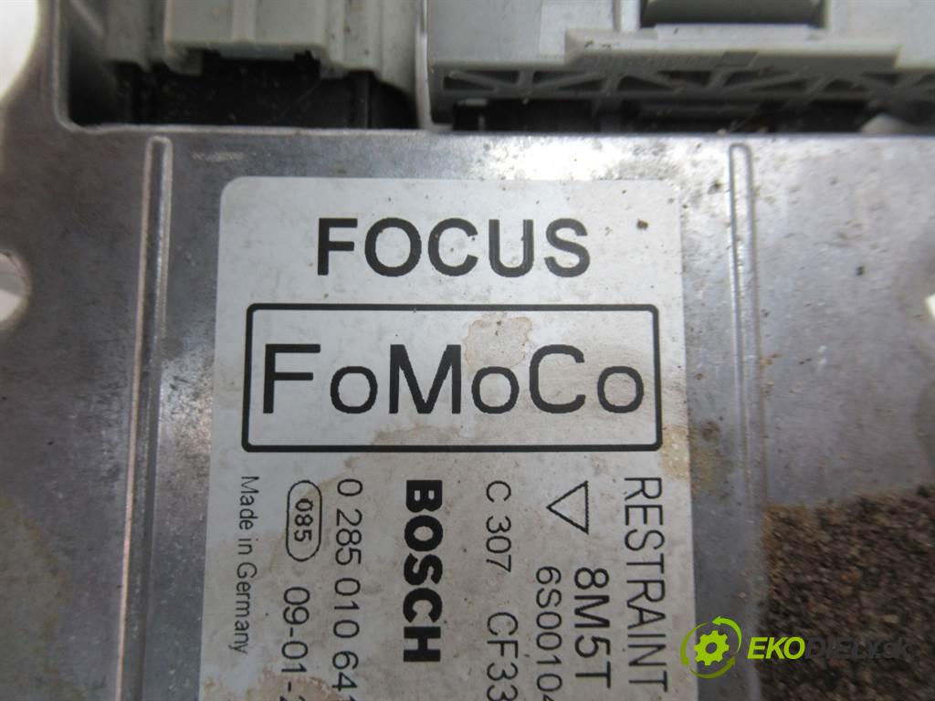 Ford Focus II LIFT  2009 115 kW HATCHBACK 5D 1.8TDCI 115KM 07-11 1800 senzor airbag 8M5T14B321BF (Snímače)