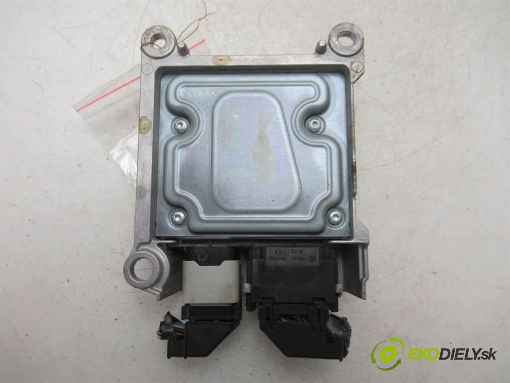 Ford Focus II LIFT  2009 115 kW HATCHBACK 5D 1.8TDCI 115KM 07-11 1800 senzor airbag 8M5T14B321BF (Snímače)