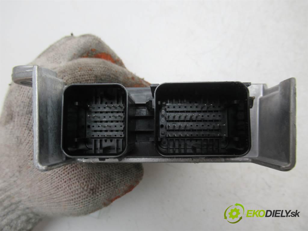 Ford Focus II LIFT  2009 115 kW HATCHBACK 5D 1.8TDCI 115KM 07-11 1800 senzor airbag 8M5T14B321BF (Snímače)