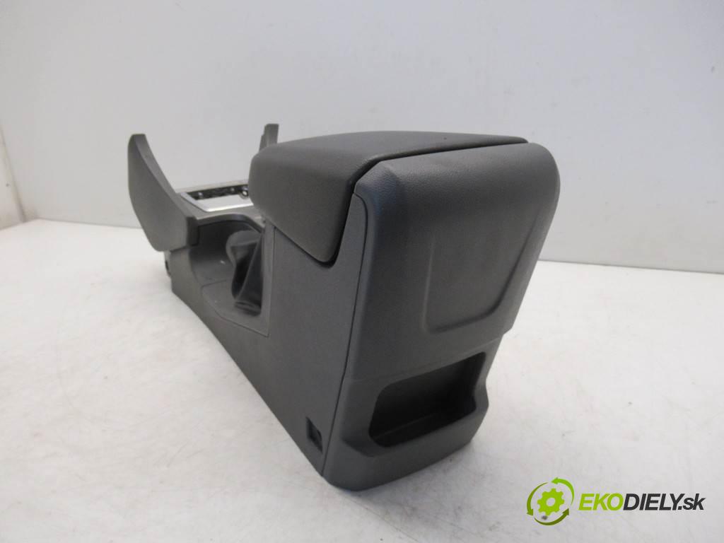 Ford Focus II LIFT  2009 115 kW HATCHBACK 5D 1.8TDCI 115KM 07-11 1800 Tunel středový loketní opěrka