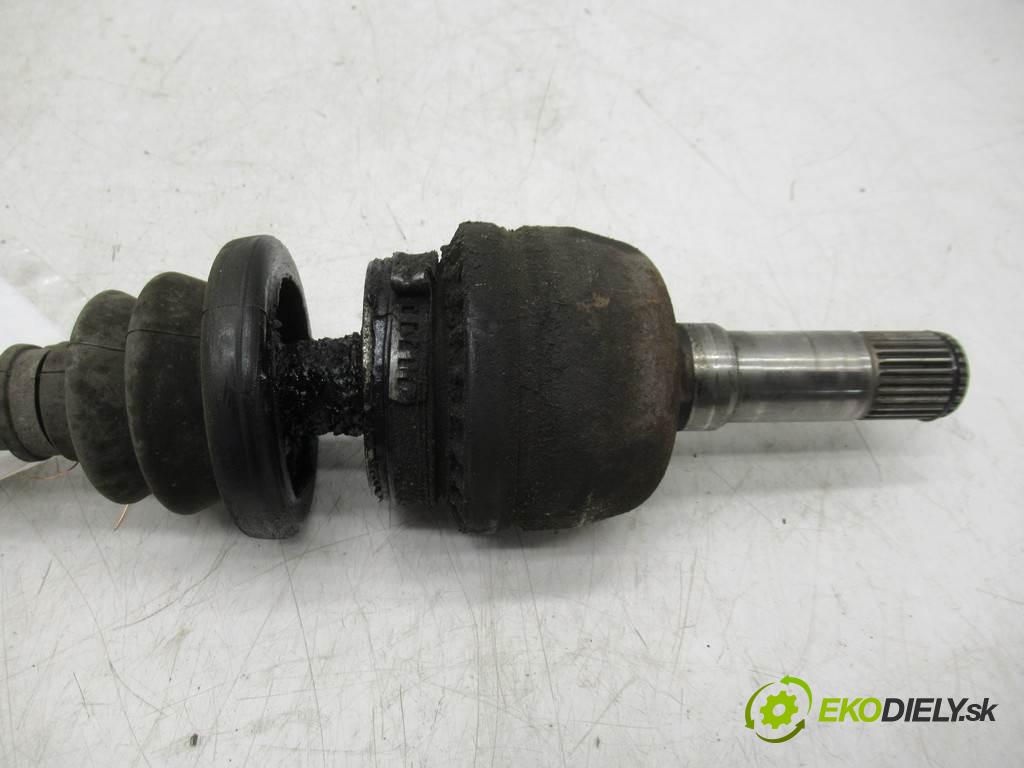 Opel Signum  2005 125KM 2.2DTI 125KM 03-05 2200 Poloos ľavá strana  (Poloosy)