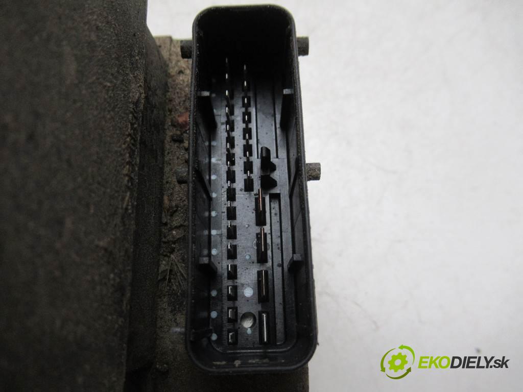 Volkswagen Passat B5  1998 92 kw SEDAN 4D 1.8B 125KM 96-01 1800 Pumpa ABS 8E0614111AB (Pumpy ABS)