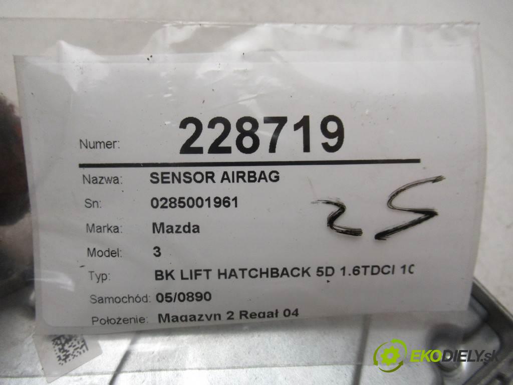 Mazda 3  2006 80kw BK LIFT HATCHBACK 5D 1.6TDCI 109KM 03-09 1560 senzor airbag 0285001961 BS4H57K30B (Snímače)