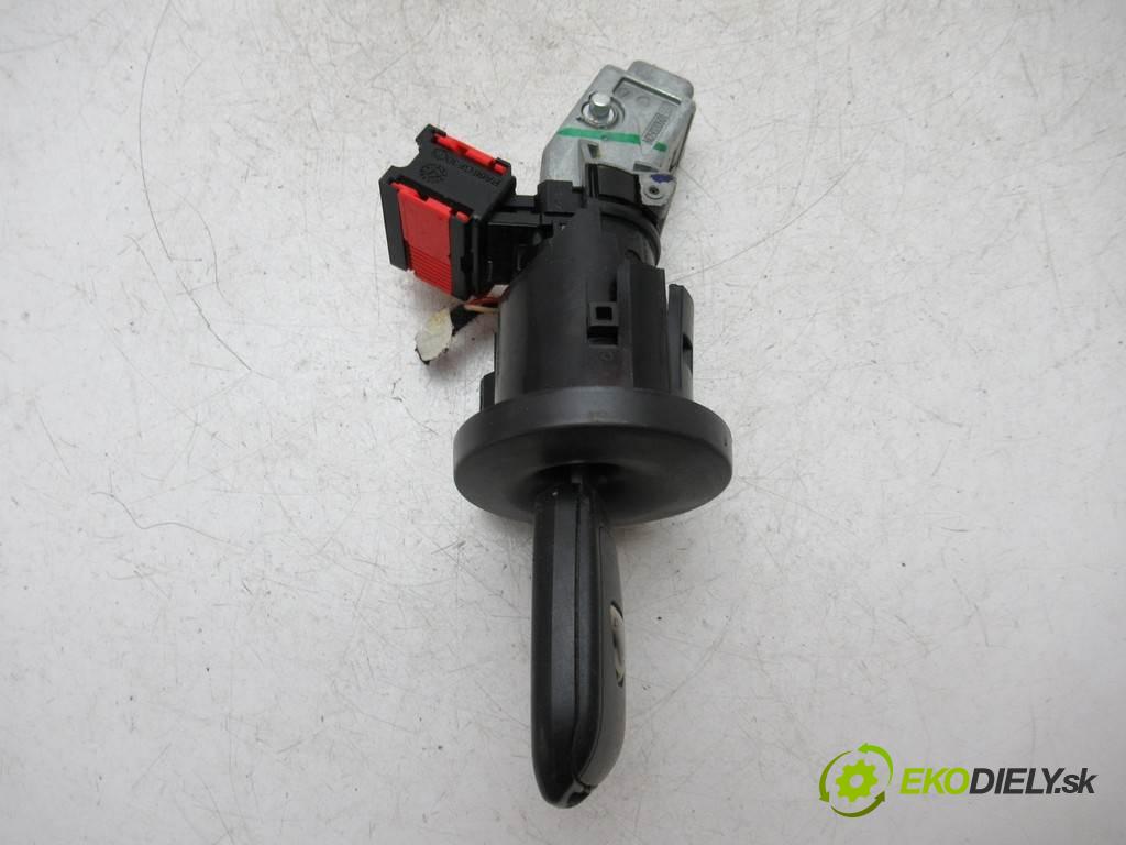 Dacia Duster I LIFT  2017  1.5DCI 109KM 13-18 1461 spínačka  (Spínací skříňky a klíče)