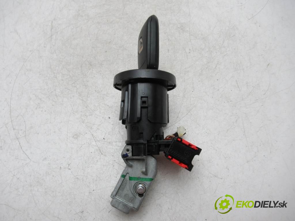 Dacia Duster I LIFT  2017  1.5DCI 109KM 13-18 1461 spínačka  (Spínací skříňky a klíče)