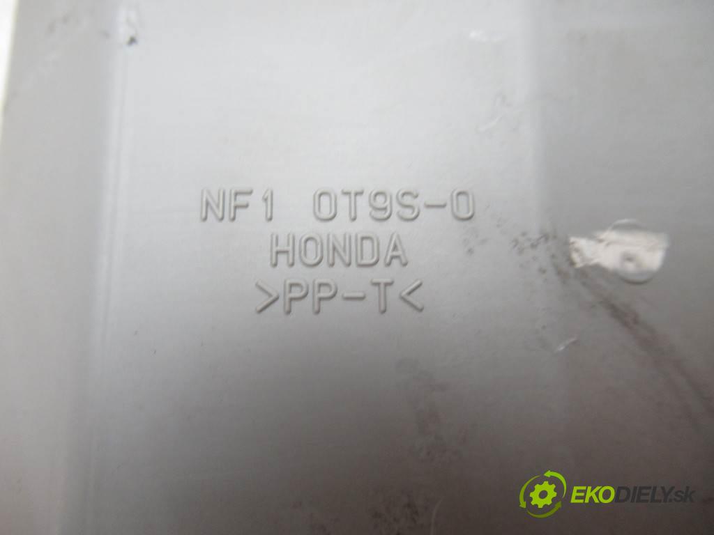 Honda Accord VII  2004 103kw KOMBI 5D 2.2ICTDI 140KM 02-05 2200 svetlo stropné  (Osvetlenie interiéru)