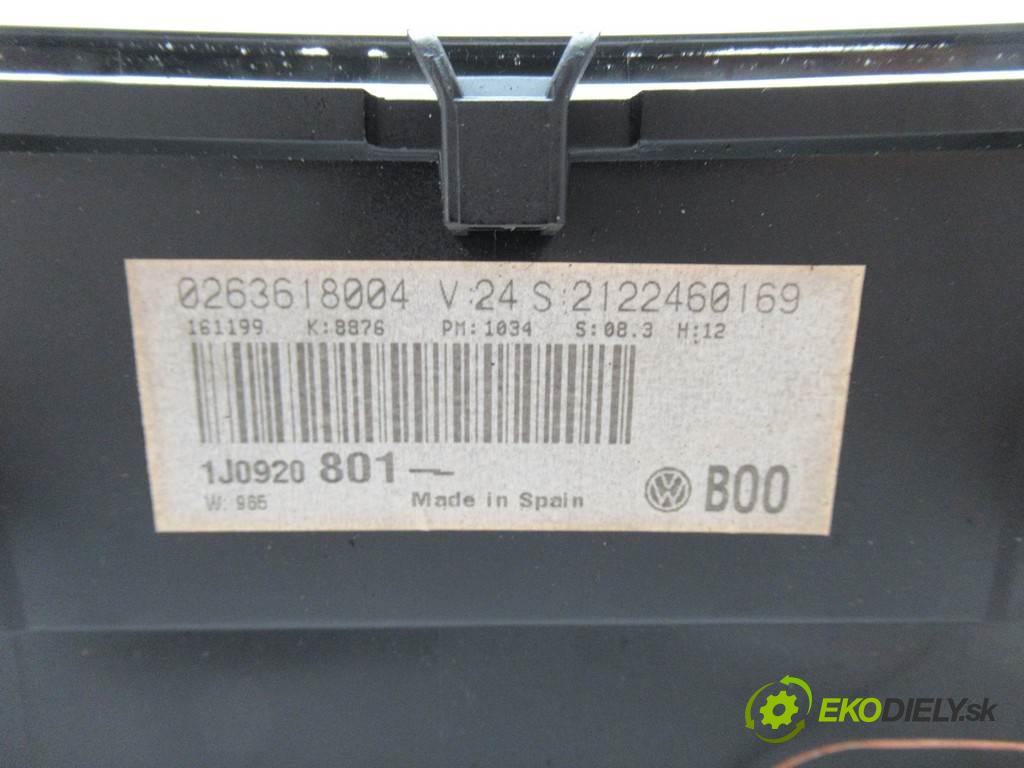 Volkswagen Golf IV  1999  HATCHBACK 5D 1.4B 75KM 97-03 1400 Prístrojovka 1J0920801 (Prístrojové dosky, displeje)
