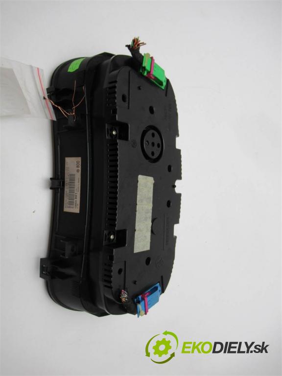 Volkswagen Golf IV  1999  HATCHBACK 5D 1.4B 75KM 97-03 1400 Prístrojovka 1J0920801 (Prístrojové dosky, displeje)