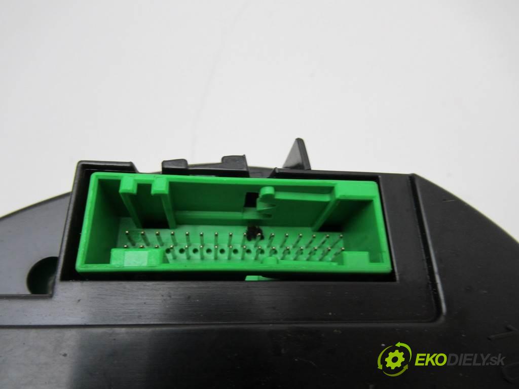 Volkswagen Golf IV  1999  HATCHBACK 5D 1.4B 75KM 97-03 1400 Prístrojovka 1J0920801 (Prístrojové dosky, displeje)