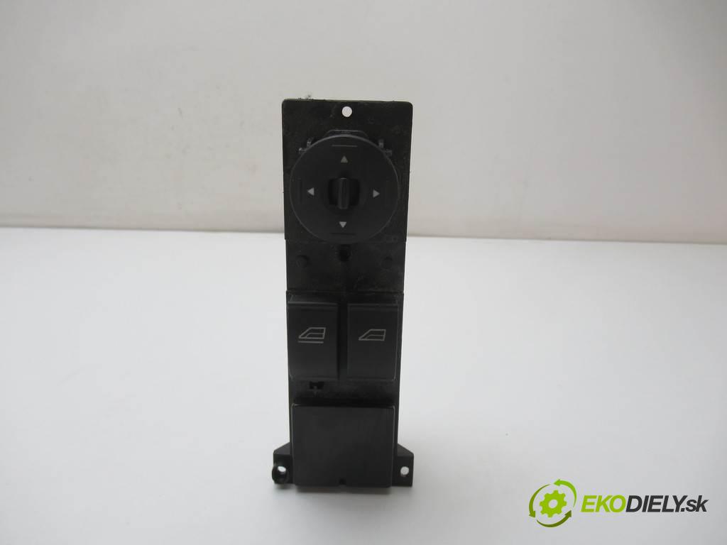 Ford Focus II  2005  KOMBI 5D 1.6TDCI 109KM 04-07 1600 Prepínač okien 3M5T14529CE (Prepínače, spínače, tlačidlá a ovládače kúrenia)