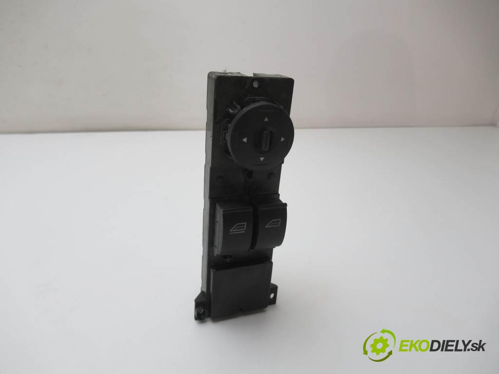 Ford Focus II  2005  KOMBI 5D 1.6TDCI 109KM 04-07 1600 Prepínač okien 3M5T14529CE (Prepínače, spínače, tlačidlá a ovládače kúrenia)