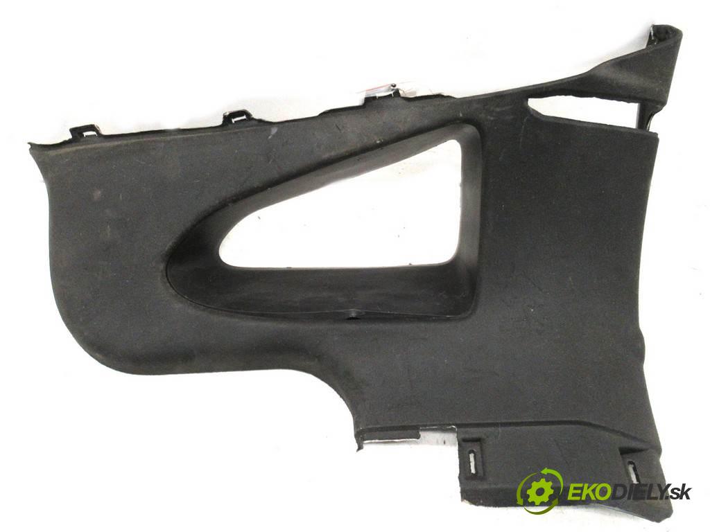 Chevrolet Corvette C7    .  tapacír čalúnenie kufra ľavá strana