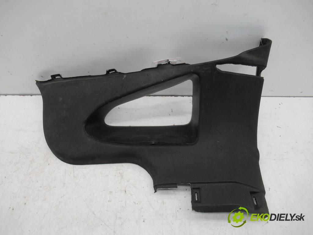 Chevrolet Corvette C7    .  tapacír čalúnenie kufra ľavá strana