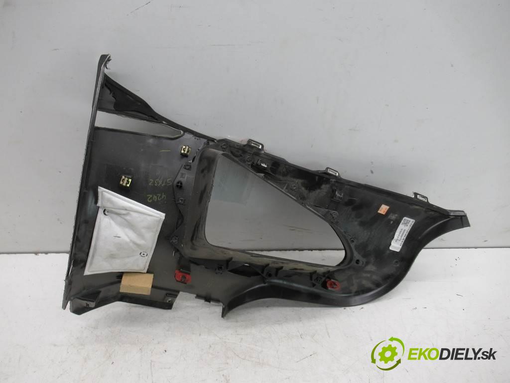 Chevrolet Corvette C7    .  tapacír čalúnenie kufra ľavá strana