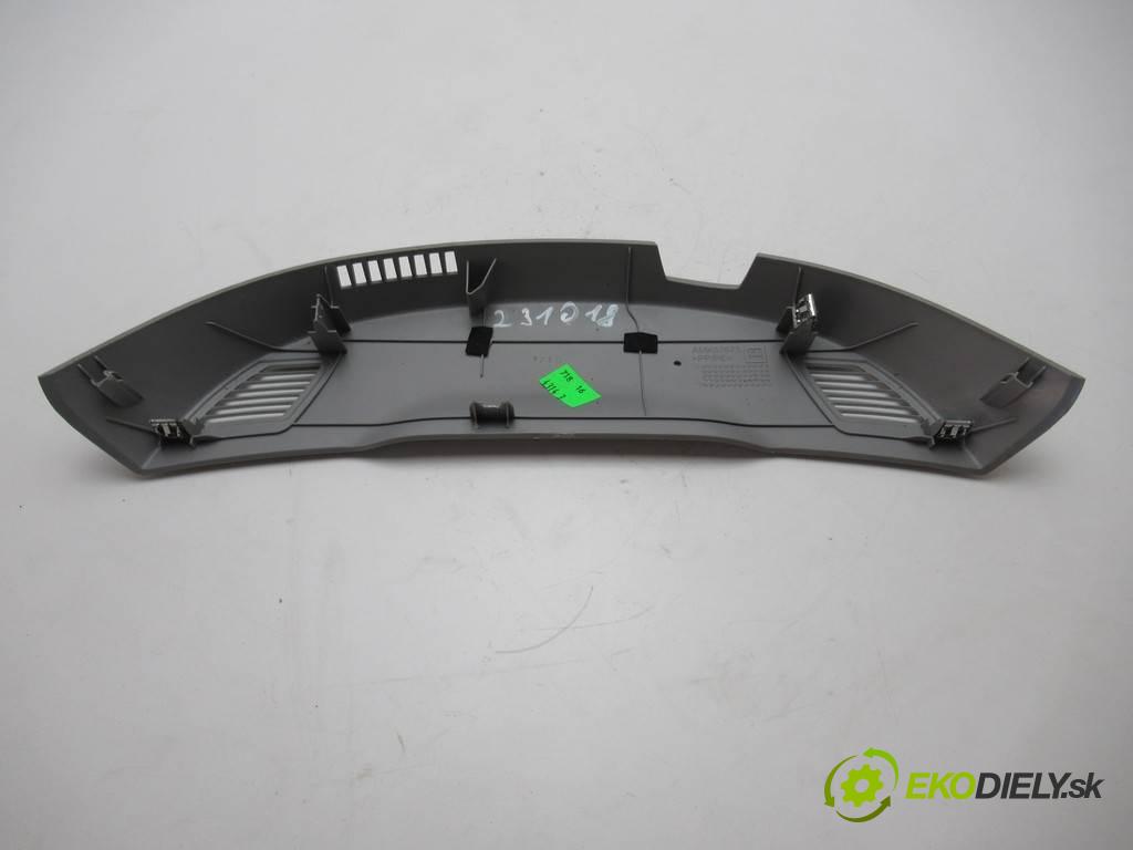 Chevrolet Corvette C7    .  Kryt čalunenie