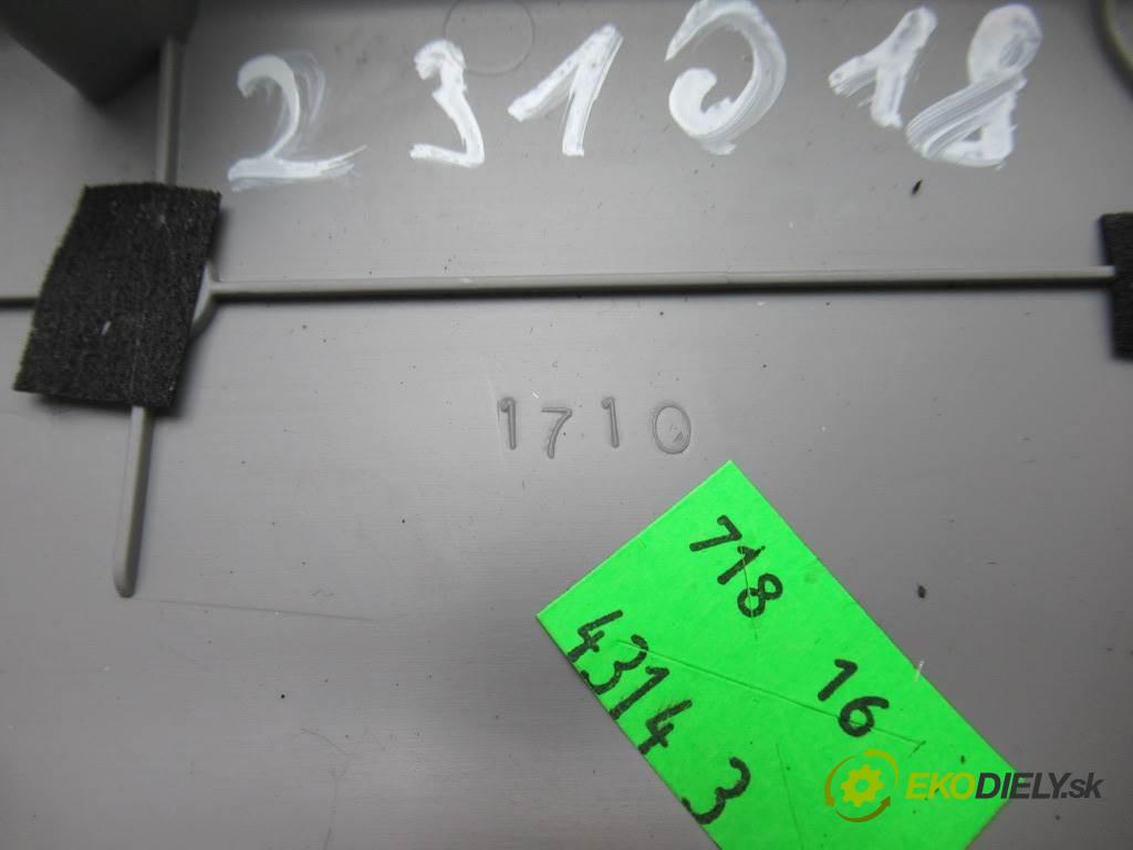 Chevrolet Corvette C7    .  Kryt čalunenie