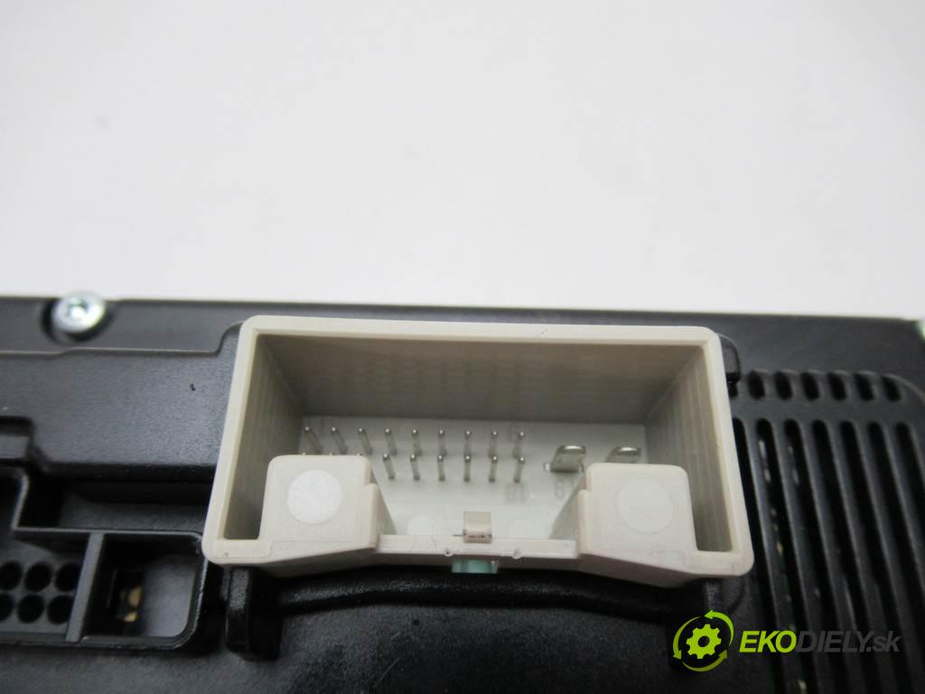 Volkswagen Passat B6  2010  KOMBI 5D 1.6TDI 105KM 05-10 1600 Panel ovládania kúrenia 5K0907044BS (Prepínače, spínače, tlačidlá a ovládače kúrenia)