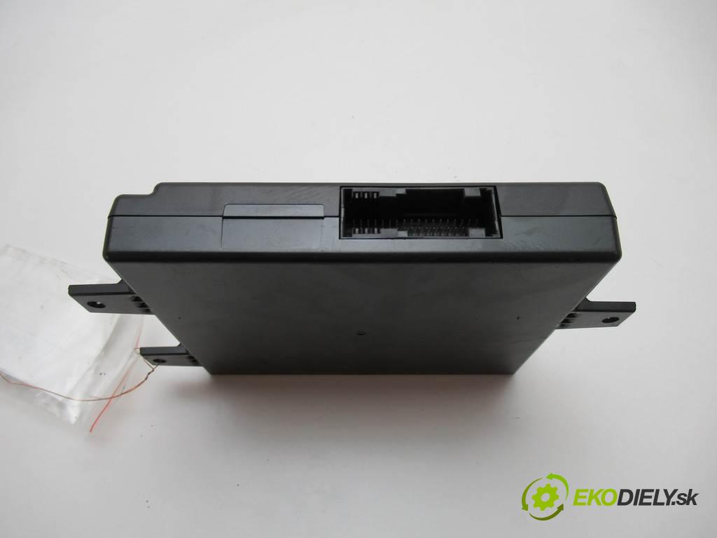 Volkswagen Passat B6    KOMBI 5D 1.6TDI 105KM 05-10  Modul bluetooth 1K8035730D (Ostatné)