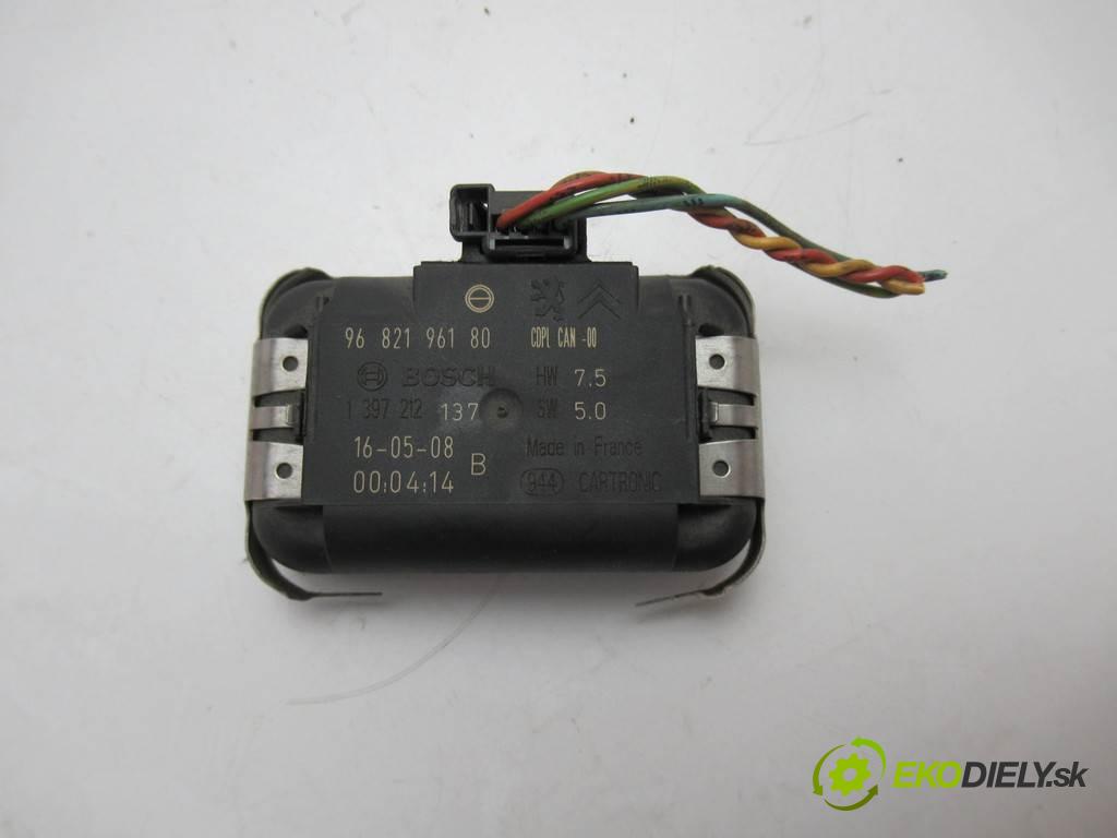 Fiat Scudo II    2.0HDI 120KM 06-16  Snímač dažďa 9682196180 (Snímače dažďa)