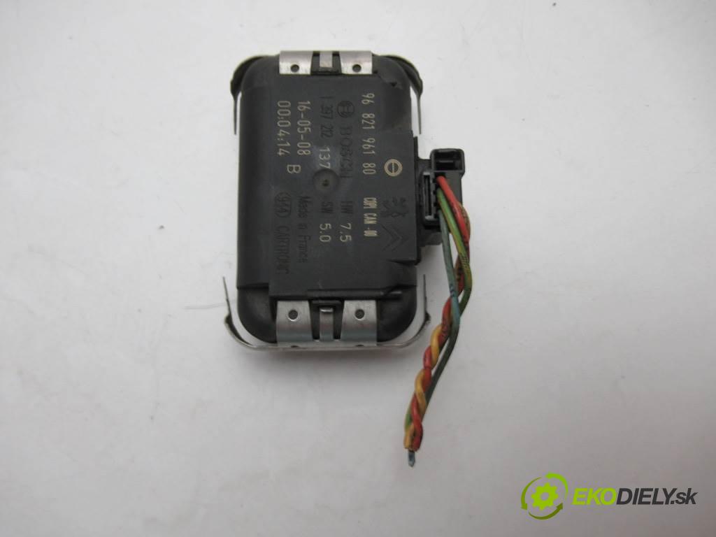 Fiat Scudo II    2.0HDI 120KM 06-16  Snímač dažďa 9682196180 (Snímače dažďa)