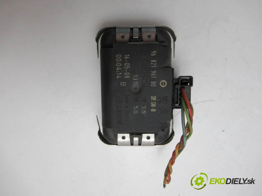 Fiat Scudo II    2.0HDI 120KM 06-16  Snímač dažďa 9682196180 (Snímače dažďa)