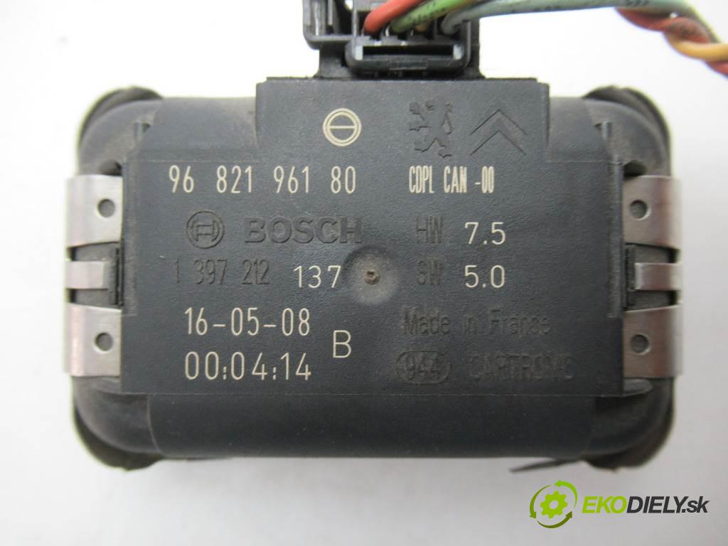 Fiat Scudo II    2.0HDI 120KM 06-16  Snímač dažďa 9682196180 (Snímače dažďa)