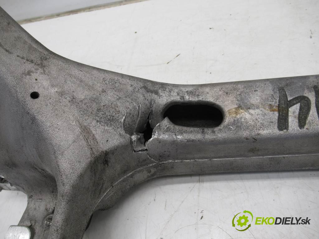 Chevrolet Corvette C7    .  nápravnica zad