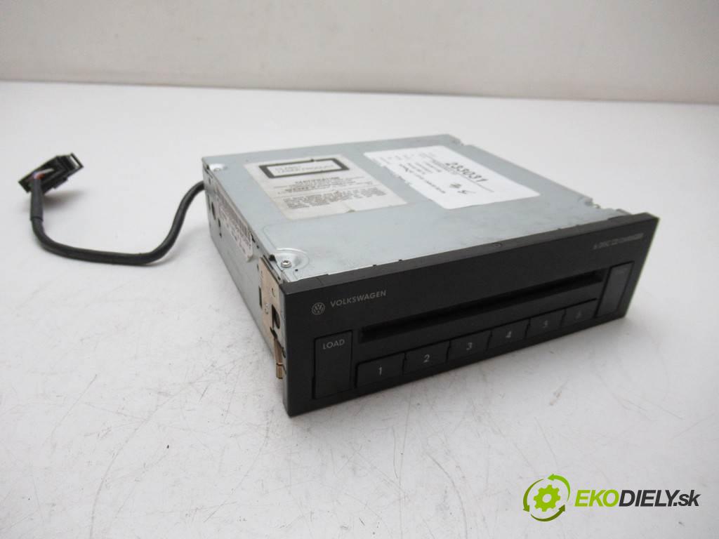Volkswagen Passat B5 FL    KOMBI 5D 1.9TDI 130KM 00-05  Menič CD 1T0035110B (CD meniče)