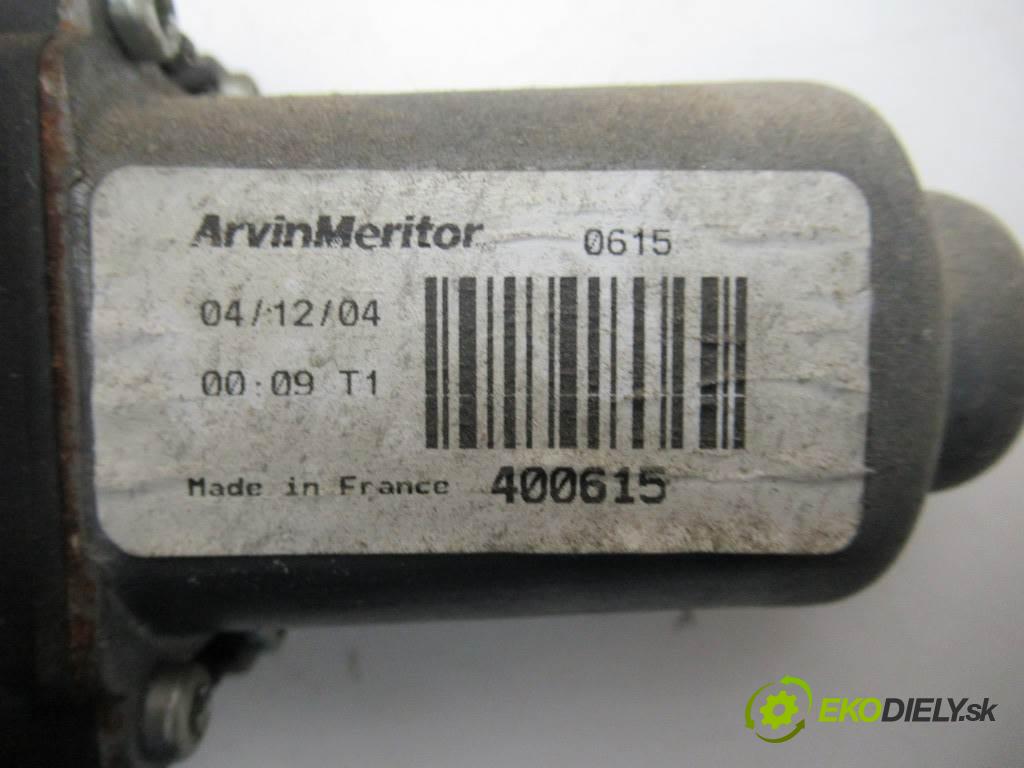 Renault Espace IV  2005 130 kw 3.0DCI 177KM 02-06 3000 mechanismus okna zadní část levý 8200017909