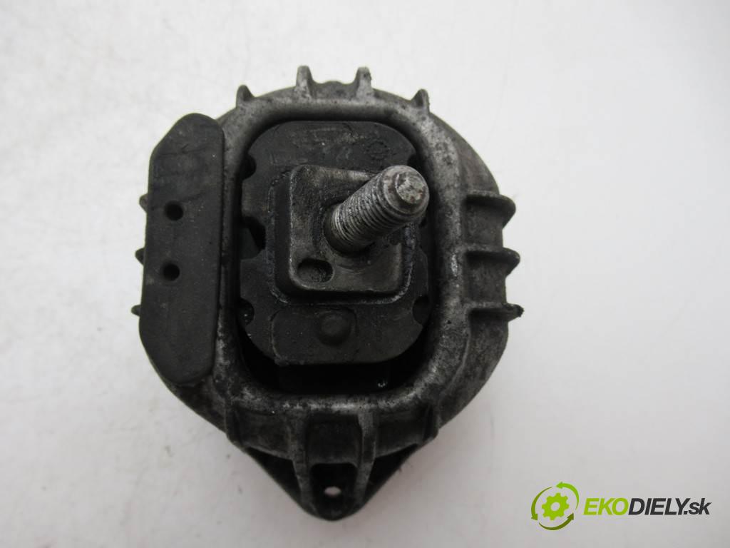 BMW E90  2005  KOMBI 5D 2.0D 163KM 04-08 2000 AirBag Motor 13981112 (Držiaky motora)