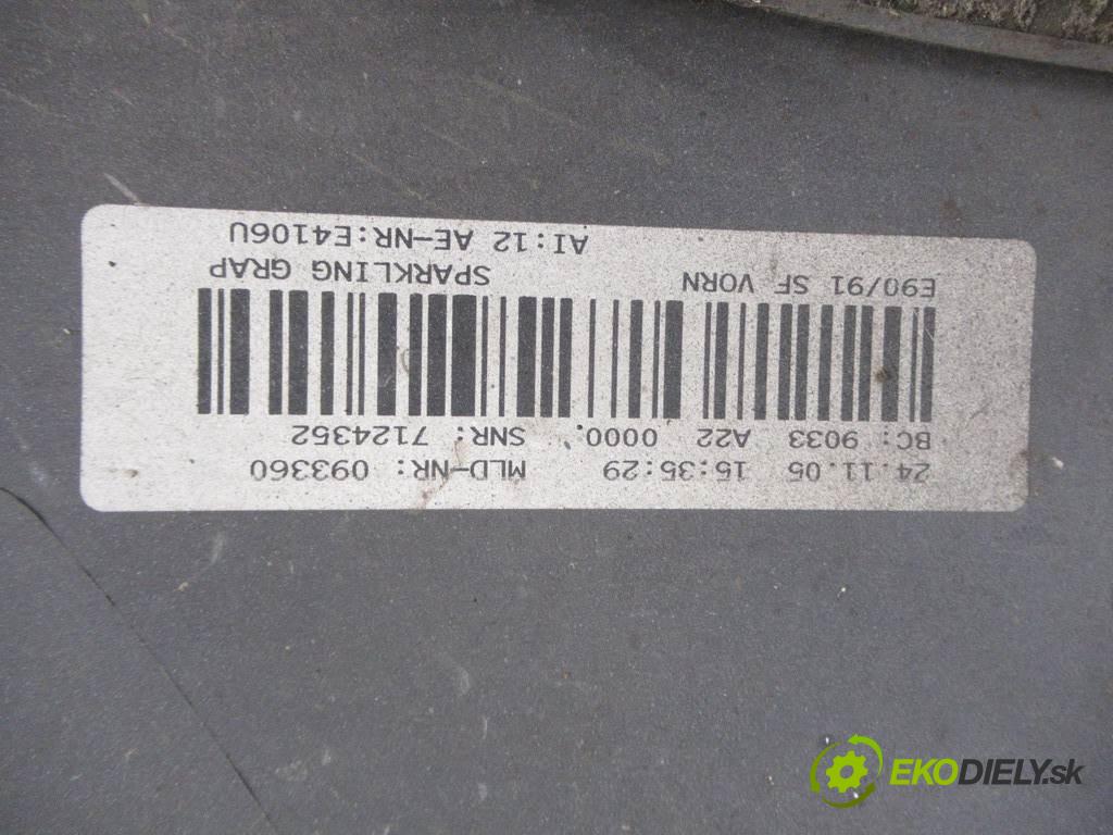 BMW E90  2005  KOMBI 5D 2.0D 163KM 04-08 2000 Nárazník predný  (Ostatné)