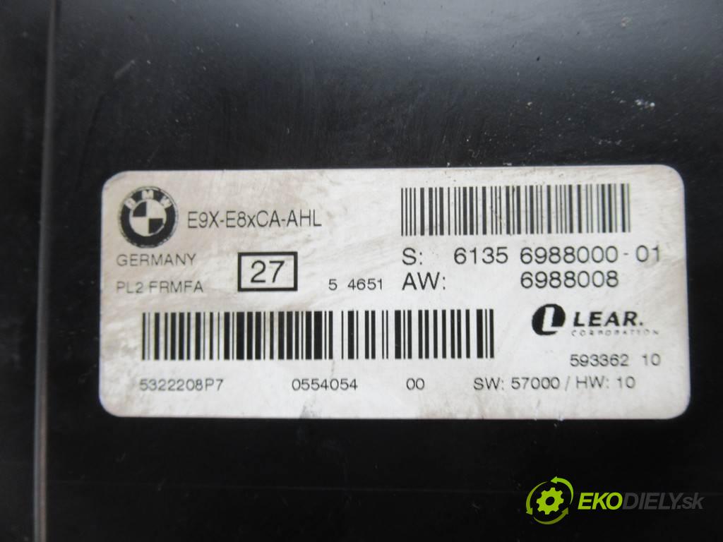 BMW E90    KOMBI 5D 2.0D 163KM 04-08  modul světel 6988000 (Ostatní)