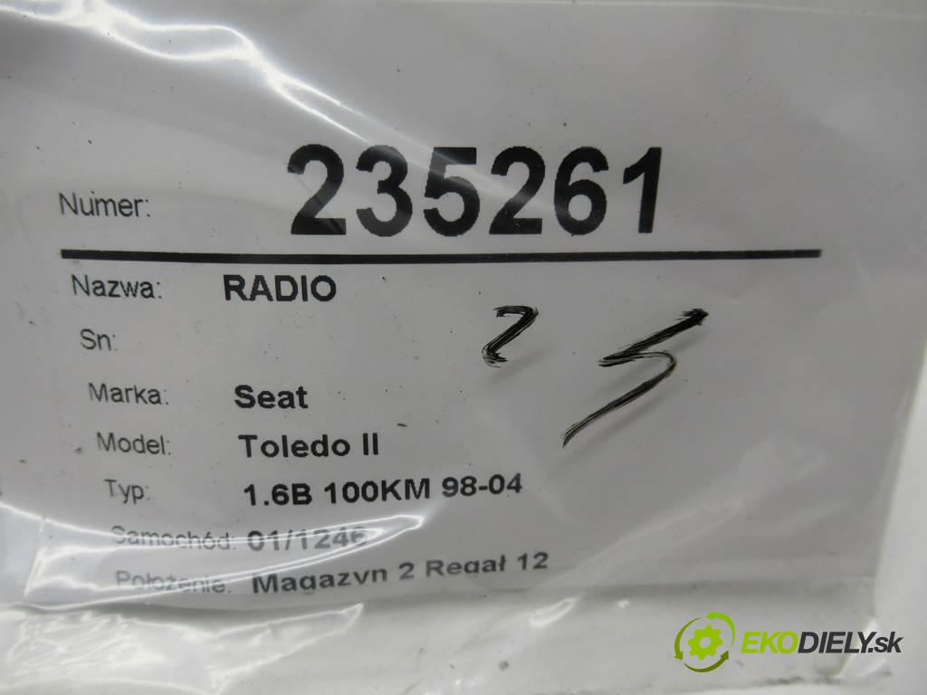 Seat Toledo II  1999  1.6B 100KM 98-04 1600 RADIO 1M0035152B (Audio zařízení)
